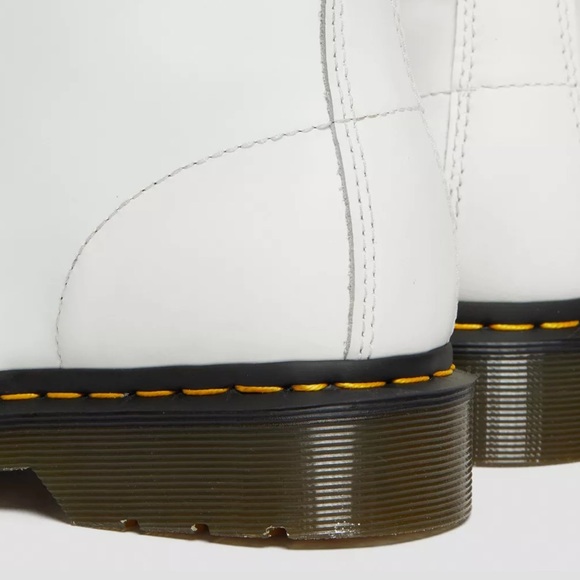 Dr Martens 1460 8 Eye Smooth Boot - White *LIKE NEW* - Picture 9 of 11